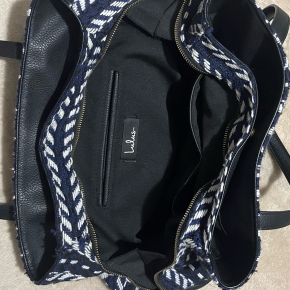 Lulu’s Briley Navy Blue and Black Woven Tote Bag Travel Bag Carry on - Picture 8 of 12